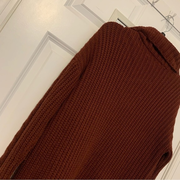 Brownish red cardigan​​​​​ - Picture 5 of 5